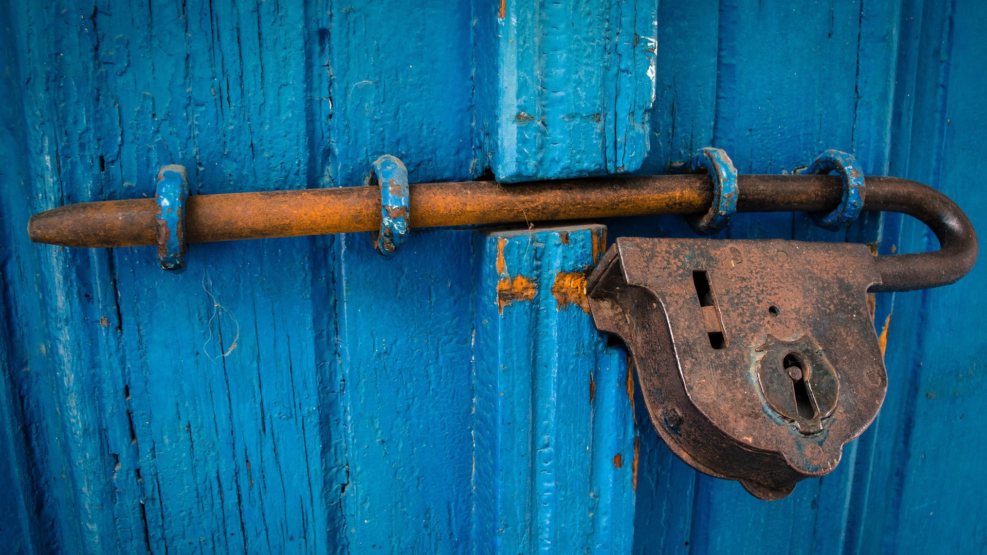 lock old big door blue